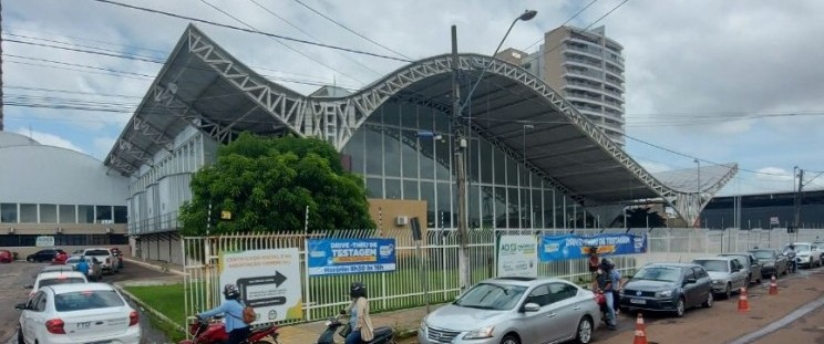 Drive-thru de testagem para Covid-19, no Centro de Convenções de Imperatriz. (Foto: Divulgação)