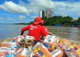 Ajuda humanitária levada para vítimas das chuvas