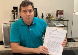 Documento assinado pelo secretário Simplício Araújo