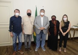 Visita do produtor Jayme Monjardim e da produtora Cornélia Rodrigues ao Palácio dos Leões